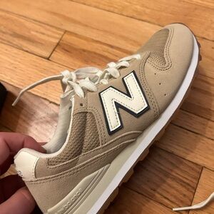 New Balance 996 Tan and Cream Sneakers NIB Size 7